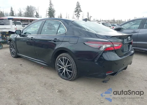 2021 Toyota Camry Se z USA, uszkodzony, nr VIN 4T1G11AKXMU581342